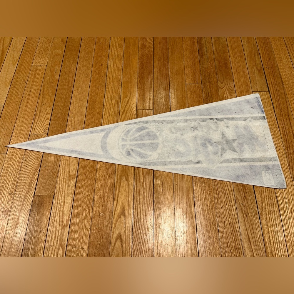 Vintage NBA Orlando Magic Blue and White felt Pennant - Picture 3 of 3